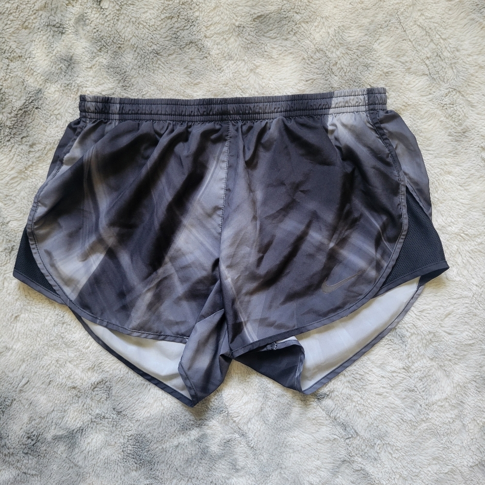 🟢Free With Purchase Snags In Fabric Nike Dri-fit Gray Running Shorts Small🟢
